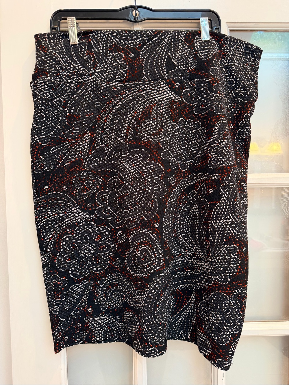 LuLaRoe Chic Red Burgundy Black Paisley Stretch Cassie Pencil Skirt Plus Size 2X